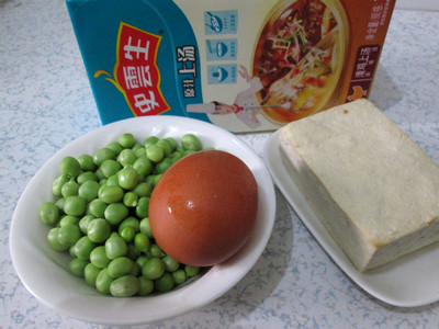豌豆豆腐蛋花汤步骤1