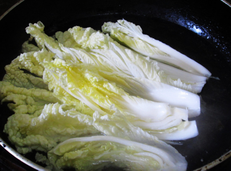 扒奶汁白菜步骤4