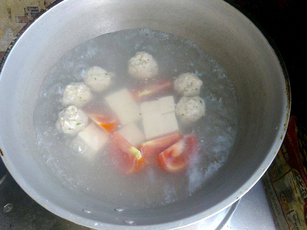 番茄豆腐丸子汤步骤10