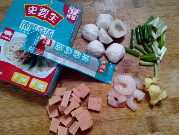 高汤泡饭步骤1