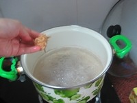 紫菜瘦肉蛋花汤步骤3