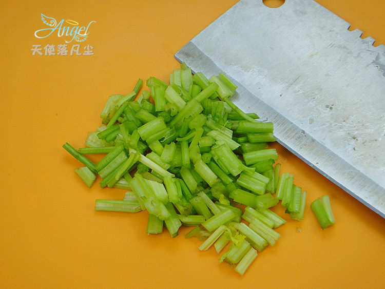 芹菜鸡蛋蛋糕步骤3