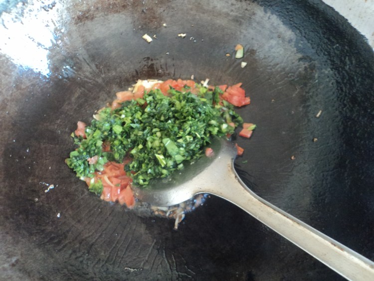 番茄菠菜炒饭步骤4