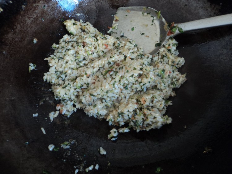 番茄菠菜炒饭步骤5