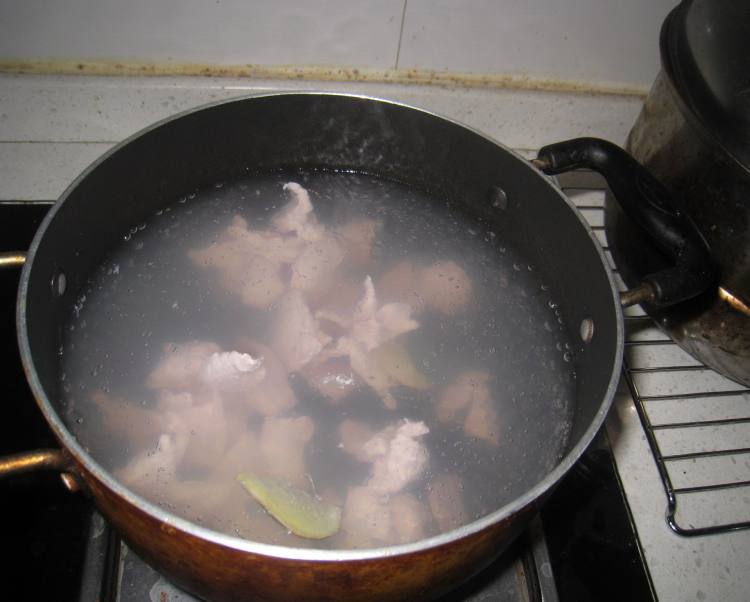无花果灯芯球瘦肉汤步骤4