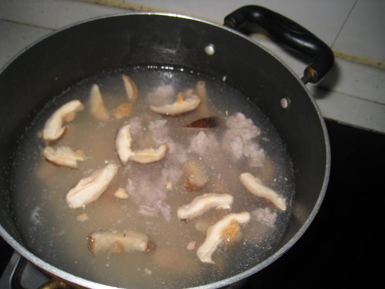 香菇瘦肉粥步骤5