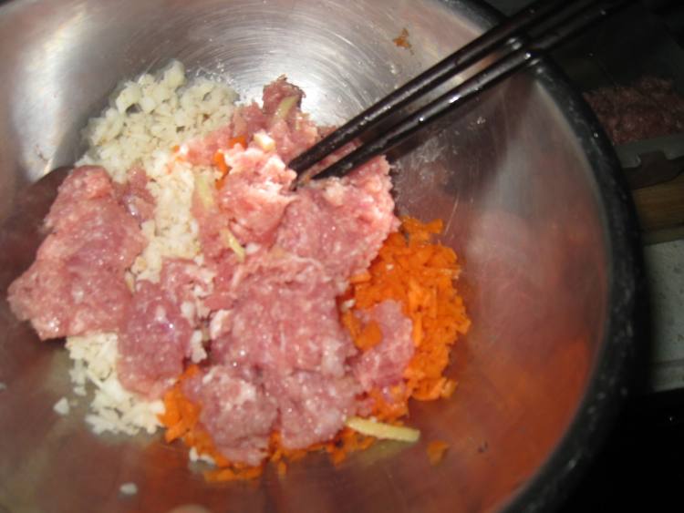 胡萝卜马蹄蒸肉饼步骤5
