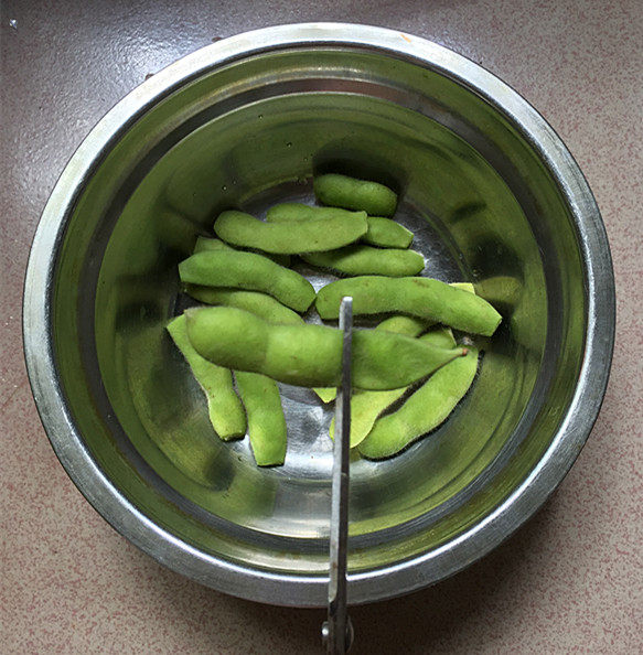 糟卤五香毛豆步骤2