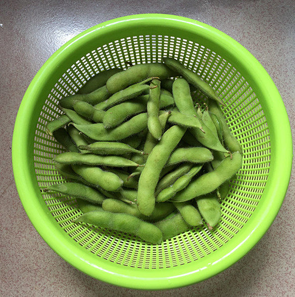 糟卤五香毛豆步骤1