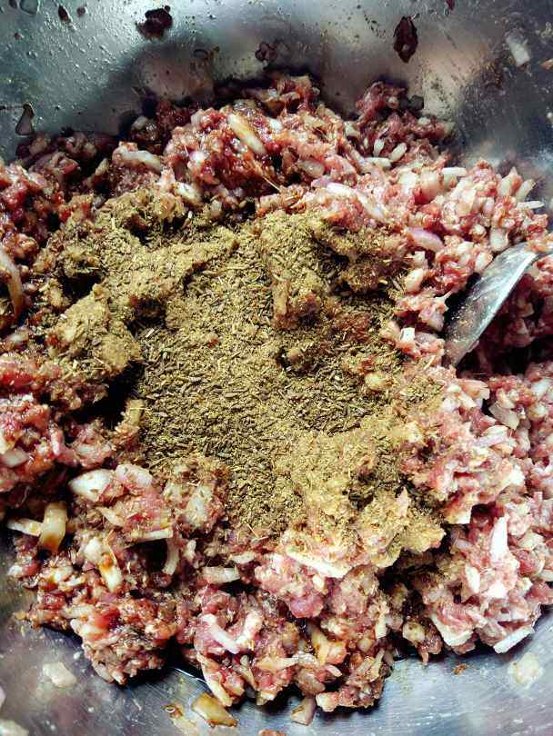 发面牛肉馅饼步骤5