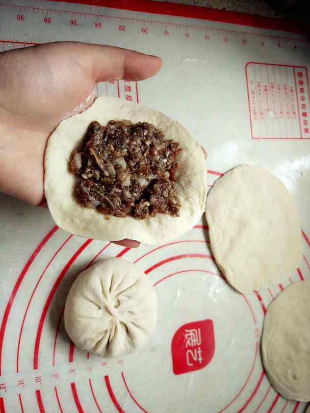 发面牛肉馅饼步骤9