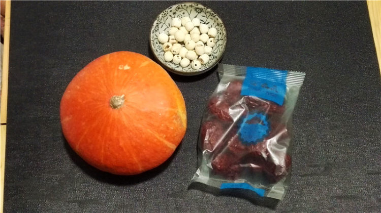 红枣莲子蒸南瓜步骤1