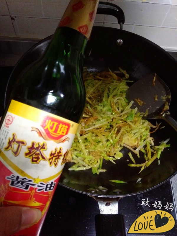 萝卜丝炖虾步骤6