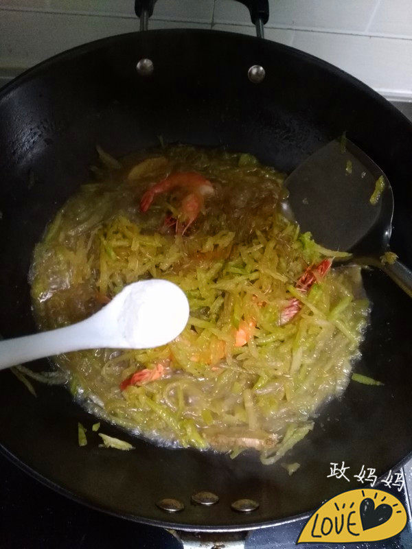 萝卜丝炖虾步骤10