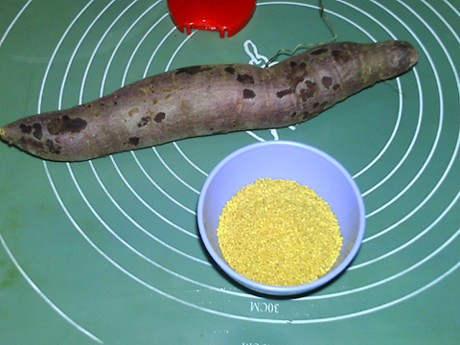 #盛夏餐桌#紫薯小米粥步骤1