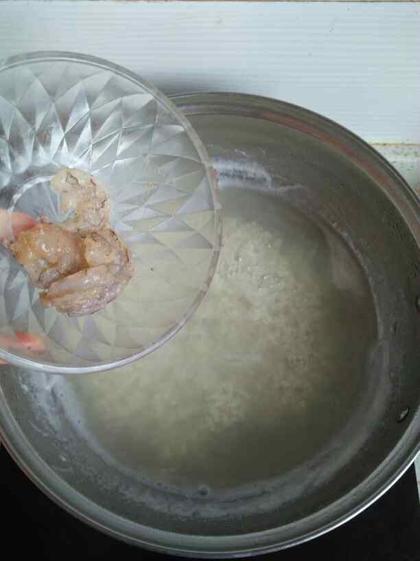 鲜虾粥步骤5