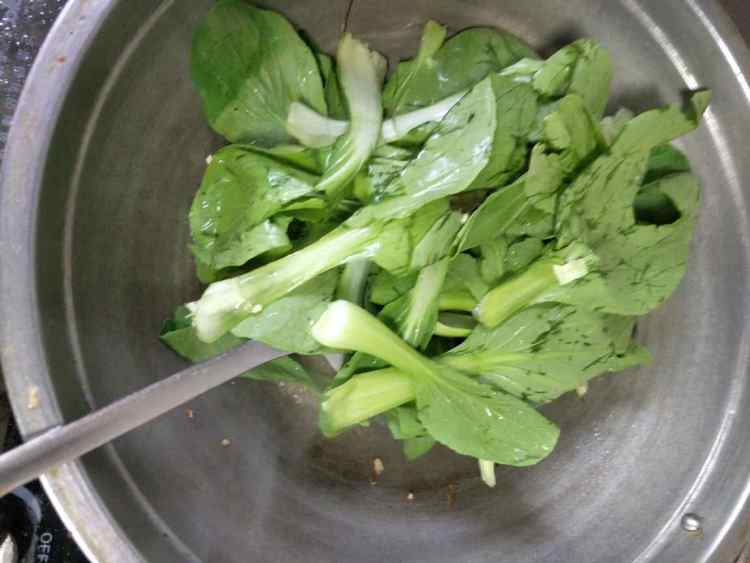 香菇炒青菜步骤7