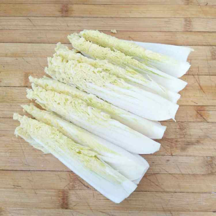 蒸香肠娃娃菜步骤2