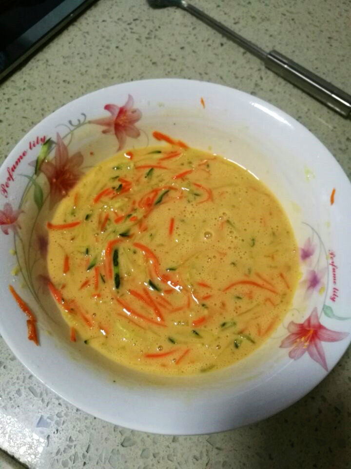 胡萝卜青瓜鸡蛋饼步骤4