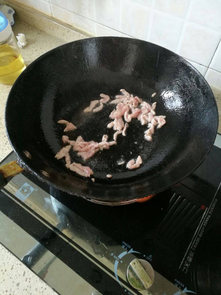 红辣椒炒肉丝步骤2