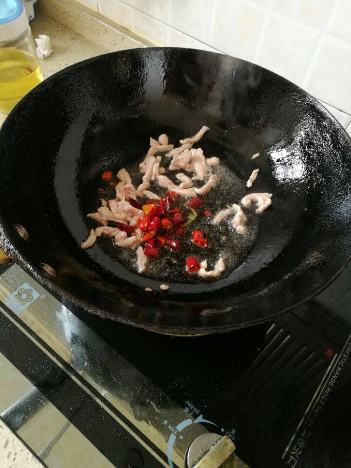 红辣椒炒肉丝步骤3