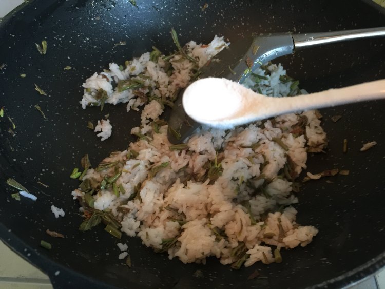 香椿干贝炒饭步骤10