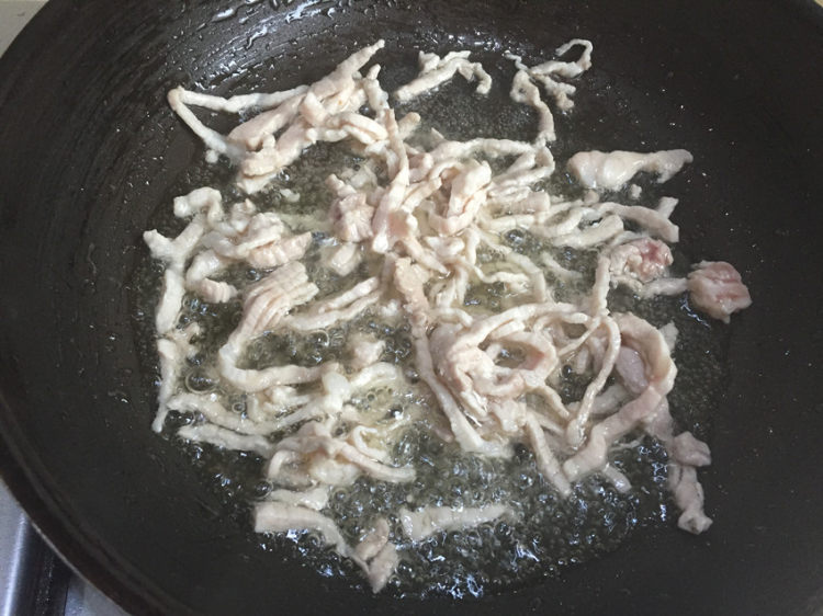 小炒时令蔬菜丝步骤6