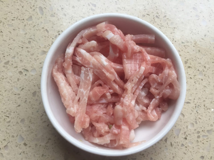 小炒时令蔬菜丝步骤5