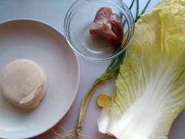 白菜猪肉锅贴步骤1