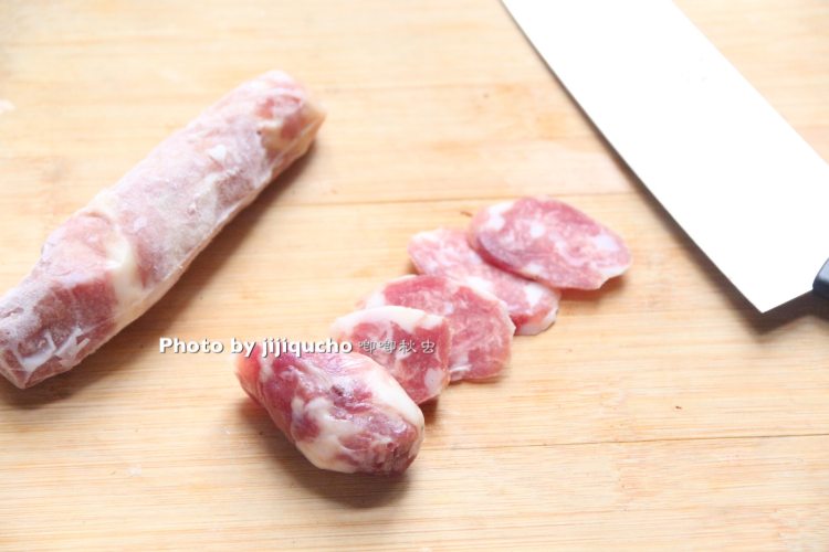 剁椒腊肠蒸香干步骤2