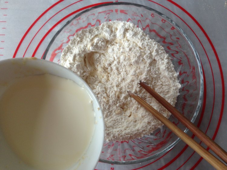 蔓越莓淡奶油软面包步骤3