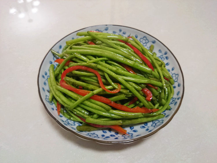 清炒泥蒿步骤9