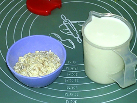 牛奶燕麦粥#本味家乡步骤1