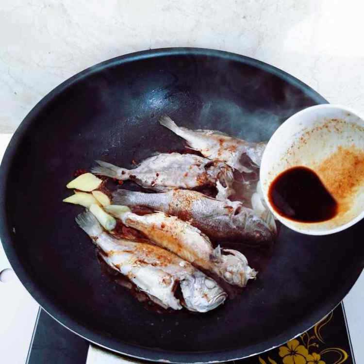 红烧黄花鱼步骤9