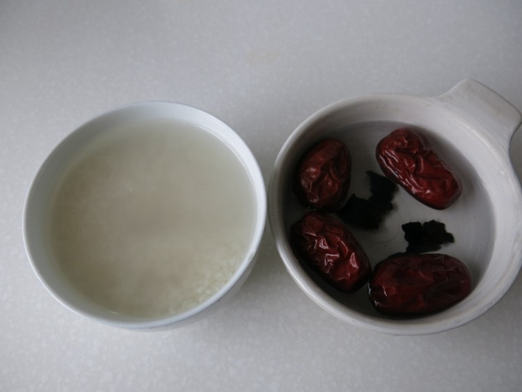 皮蛋红枣营养粥步骤2