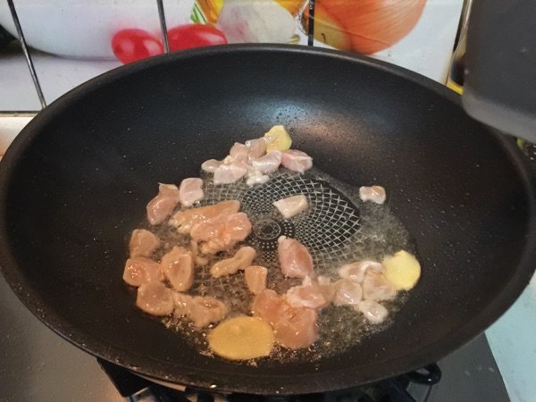 肉皮三鲜汤步骤8