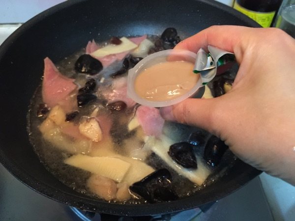 肉皮三鲜汤步骤10