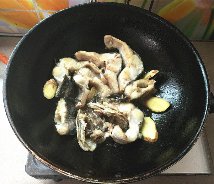 财鱼煲莲藕汤步骤6