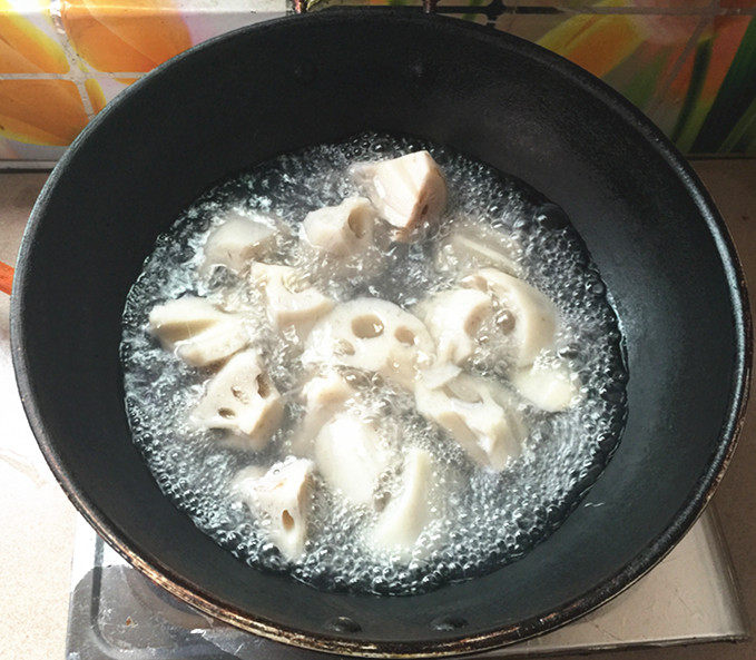 财鱼煲莲藕汤步骤3