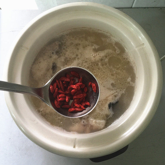 财鱼煲莲藕汤步骤10
