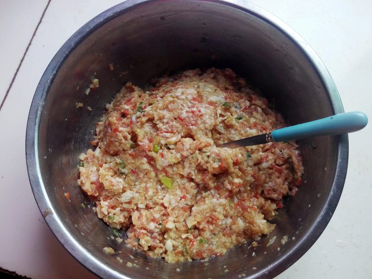 马蹄鲜肉锅贴步骤4