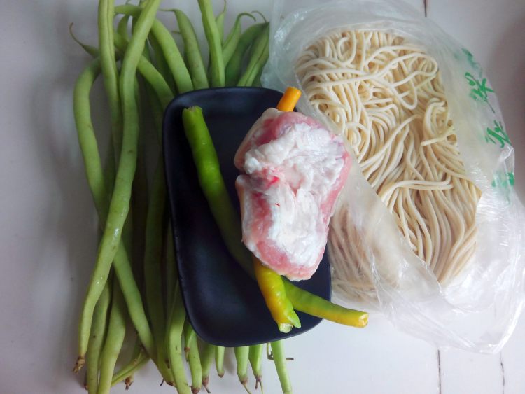 四季豆焖面步骤1