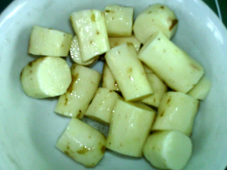 葱香山药鱼饼步骤2