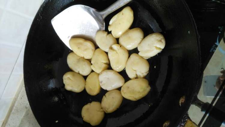香煎小土豆步骤4