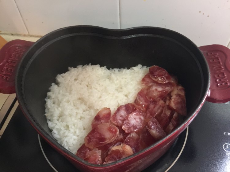 鹅肝腊肠煲仔饭步骤8