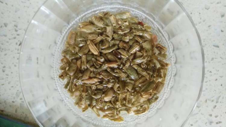 麦豆干豆角焖鸡肉步骤1