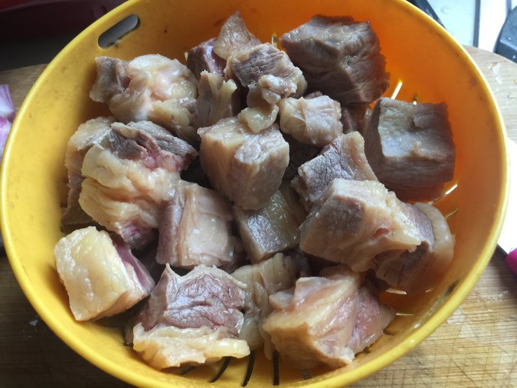 罐焖牛肉步骤2