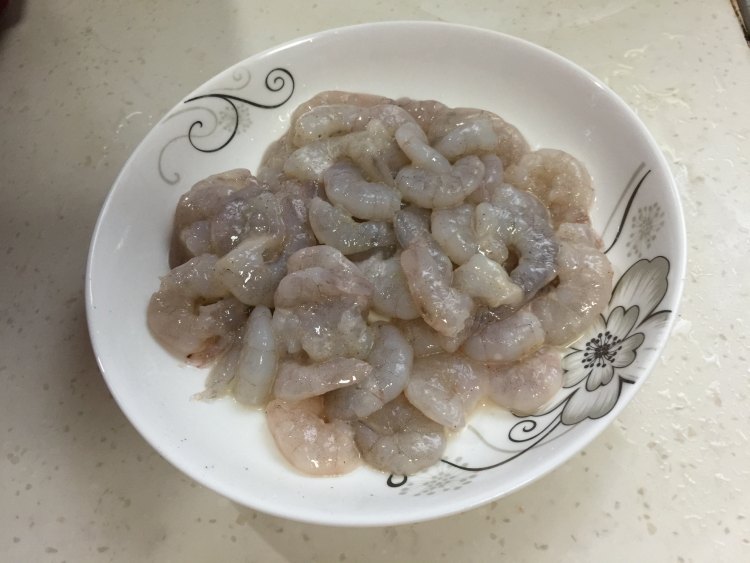五彩虾仁步骤2