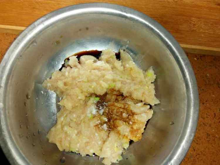 茄汁西胡芦鸡肉饼步骤2