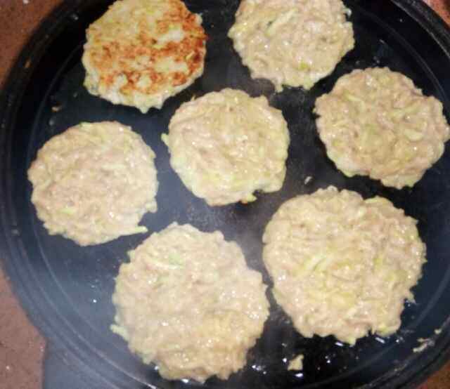 茄汁西胡芦鸡肉饼步骤7